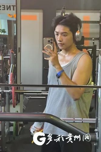 贵州00后少年180天减肥60斤，只为圆模特梦……网友：励志！