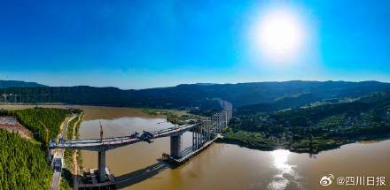 进度更新!广绵高速扩容项目最长桥梁右幅合龙 进度更新!广绵高速扩容项目最长桥梁右幅合龙