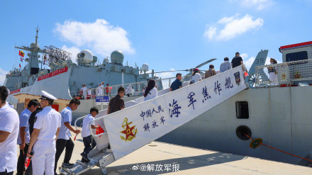 海军第46批护航编队焦作舰、洪湖舰抵达埃及亚历山大港访问