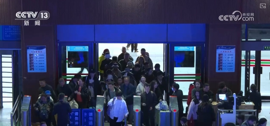 拉日铁路通车十周年 | 1429万人次、524万吨,百姓的“幸福线” 拉日铁路通车十周年 | 1429万人次、524万吨,百姓的“幸福线”