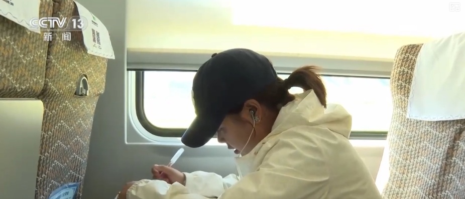 拉日铁路通车十周年 | 1429万人次、524万吨,百姓的“幸福线” 拉日铁路通车十周年 | 1429万人次、524万吨,百姓的“幸福线”