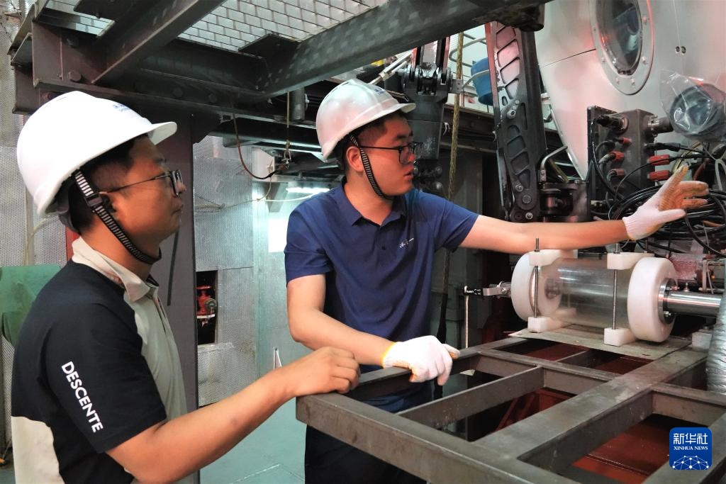 “蛟龙”探海备潜忙