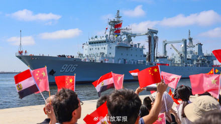 海军第46批护航编队焦作舰、洪湖舰抵达埃及亚历山大港访问