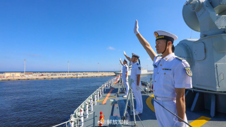 海军第46批护航编队焦作舰、洪湖舰抵达埃及亚历山大港访问