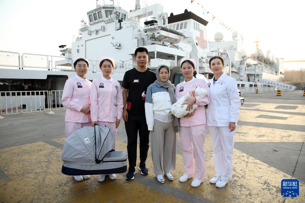 中国海军“和平方舟”号医院船结束访问莫桑比克前往南非