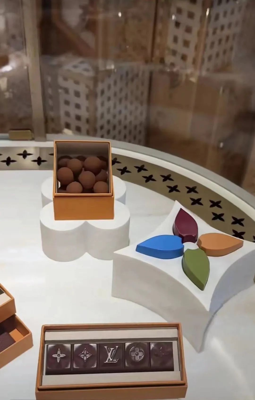 最低240元一盒!配货才能买得到?LV回应 最低240元一盒!配货才能买得到?LV回应