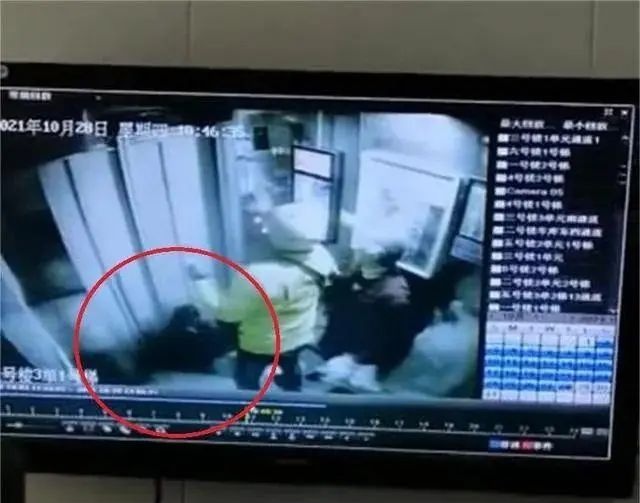 警方通报“女子乘电梯不幸坠亡”