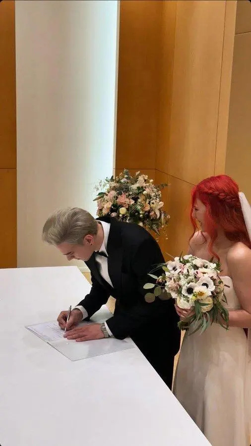 恭喜!俄罗斯20岁花滑美少女“莎莎”结婚啦 恭喜!俄罗斯20岁花滑美少女“莎莎”结婚啦