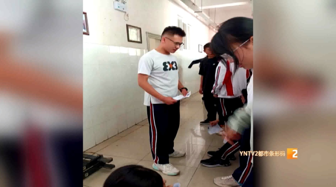 找到了！这几天刷爆朋友圈的外卖小哥是他→