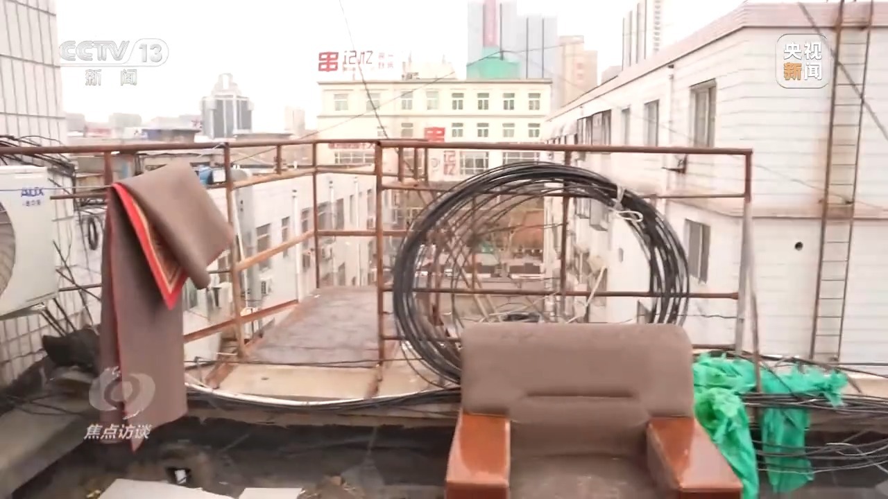 这些“生命通道”能否顺利逃生?记者暗访→ 这些“生命通道”能否顺利逃生?记者暗访→