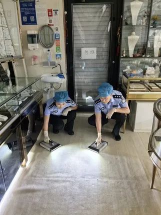 锁定首饰盒上1毫米血迹，12小时抓回黄金大盗！