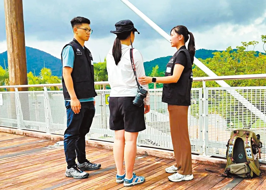 三名赴港旅客，接连被拘捕！他们都有共同的身份………