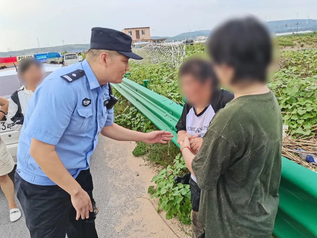 海边游泳被冲出10海里!一场生死时速的海上救援瞬时展开 海边游泳被冲出10海里!一场生死时速的海上救援瞬时展开