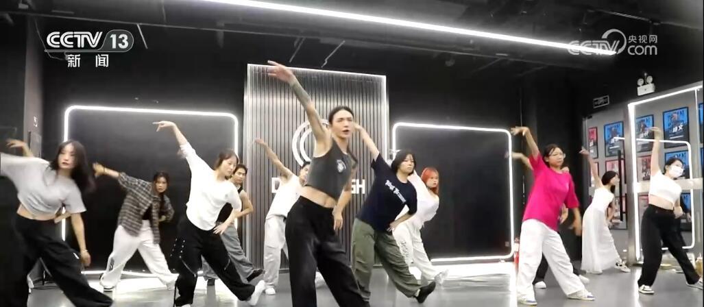 奥运赛事助推运动热潮 带动体育消费“火”起来“热”起来 奥运赛事助推运动热潮 带动体育消费“火”起来“热”起来