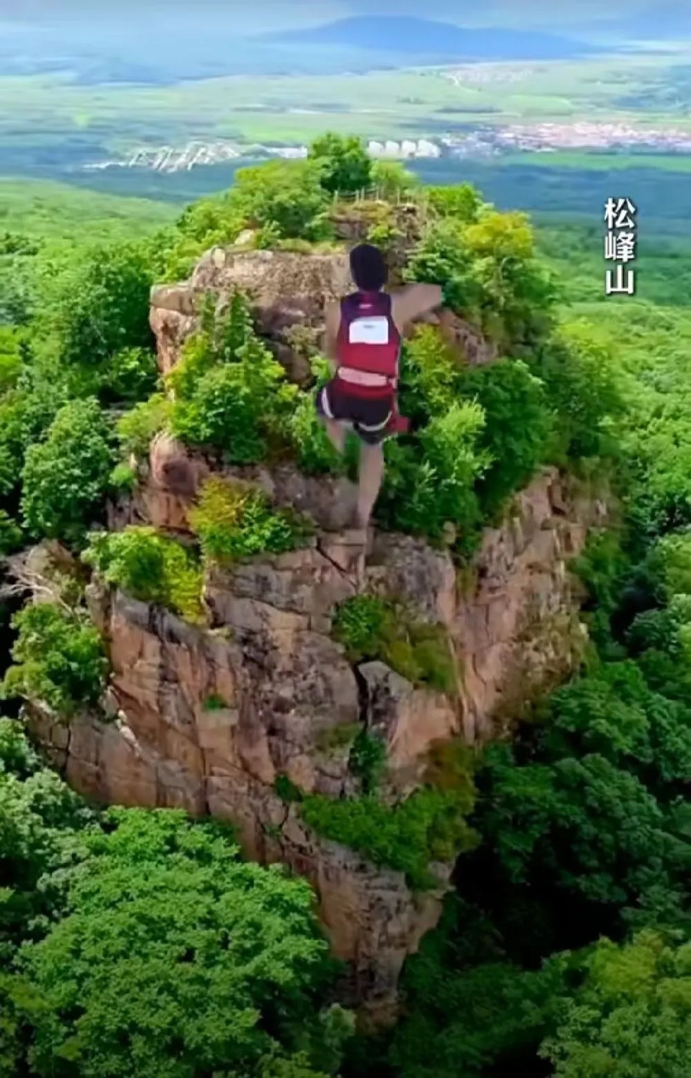 “毛肚还没涮好他就爬上去了”,伍鹏又火了 “毛肚还没涮好他就爬上去了”,伍鹏又火了