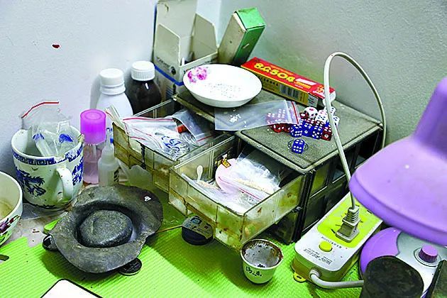 售卖诈赌工具并教人“出千”,4人以传授犯罪方法罪获刑 售卖诈赌工具并教人“出千”,4人以传授犯罪方法罪获刑