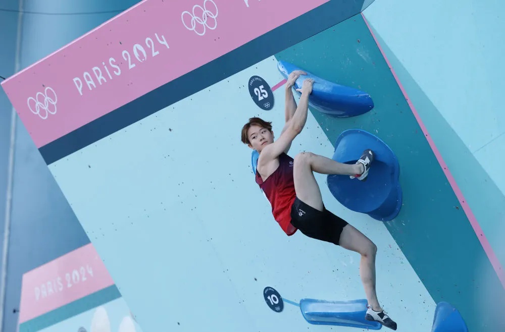 “毛肚还没涮好他就爬上去了”,伍鹏又火了 “毛肚还没涮好他就爬上去了”,伍鹏又火了