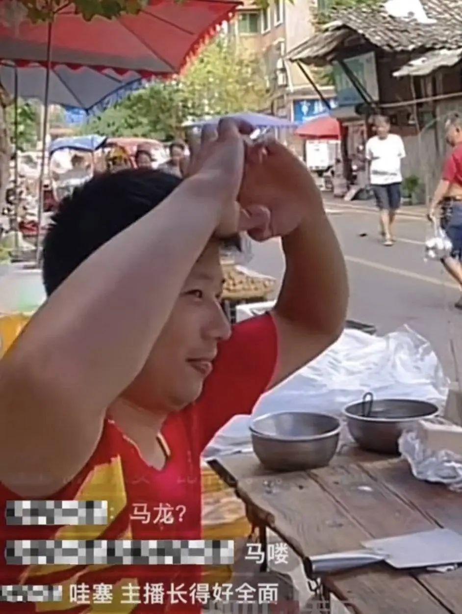 “豆腐小哥”撞脸奥运冠军？本人回应