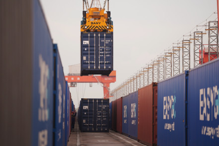 中欧班列东通道通行量突破30000列 中欧班列东通道通行量突破30000列