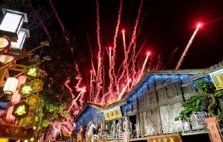 夜上黄鹤楼火成全国顶流，夜游订单比上月还多，外地游客爱上武汉夜游