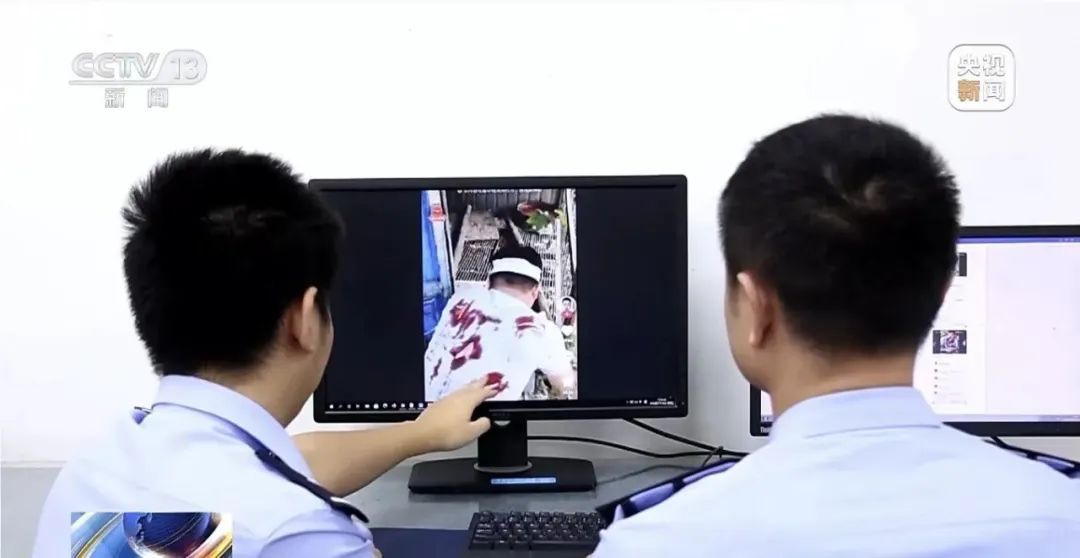 被关狗笼、浑身是血?这种行为太恶劣! 被关狗笼、浑身是血?这种行为太恶劣!