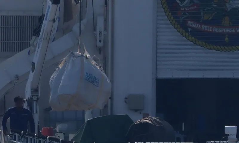 权威解读：菲律宾海警船再度冲闯仙宾礁的背后