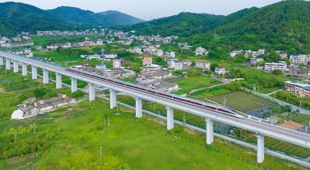 衔接赣深高铁！这条时速350公里高铁试运行