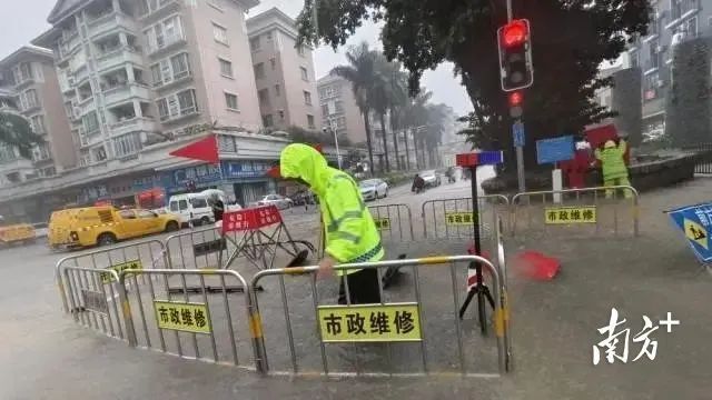 广东多地水浸,已启动90个暴雨预警!为何雨下这么大? 广东多地水浸,已启动90个暴雨预警!为何雨下这么大?