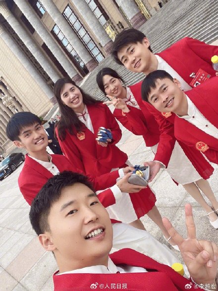 梦幻联动了！网友：奥运健儿密集晒合照对我眼睛很好