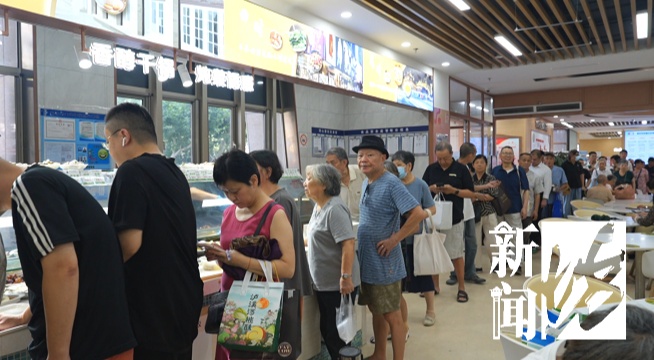 上海这家店每天都排队？连外卖小哥都夸：真的划算！