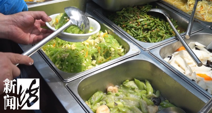 上海这家店每天都排队？连外卖小哥都夸：真的划算！