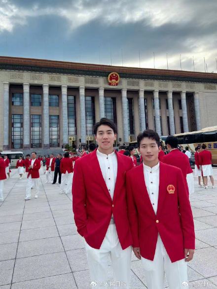 梦幻联动了！网友：奥运健儿密集晒合照对我眼睛很好