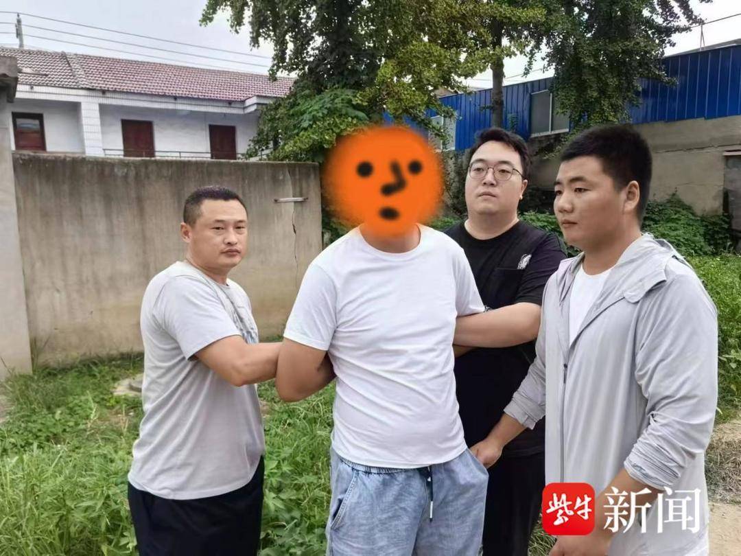正在销赃，警察来了！