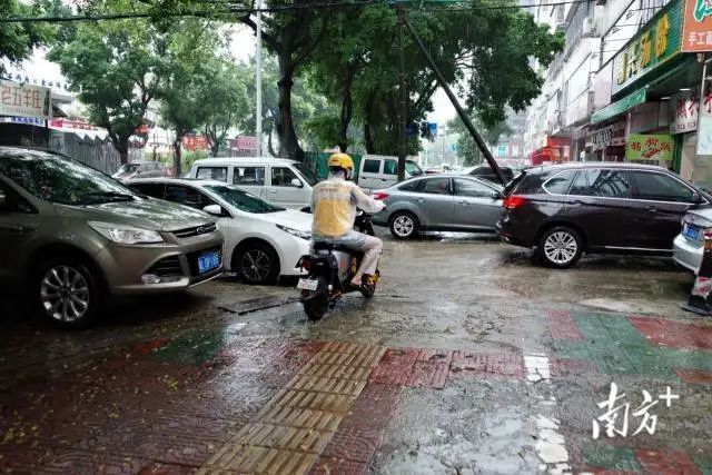 广东多地水浸,已启动90个暴雨预警!为何雨下这么大? 广东多地水浸,已启动90个暴雨预警!为何雨下这么大?