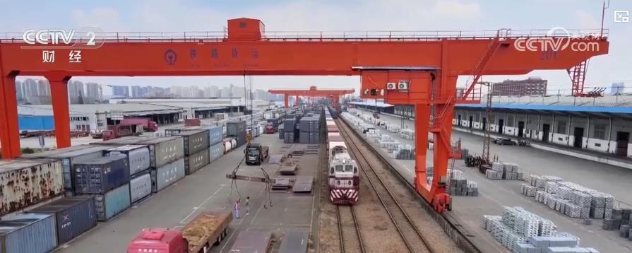 跨境电商出口旺盛 中欧班列需求高企运价维持高位 跨境电商出口旺盛 中欧班列需求高企运价维持高位