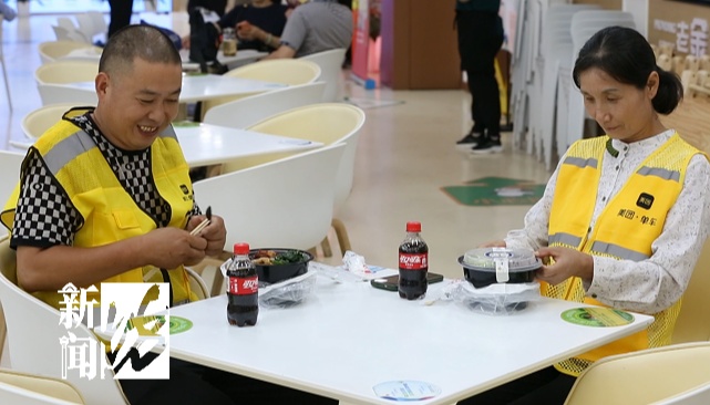 上海这家店每天都排队？连外卖小哥都夸：真的划算！