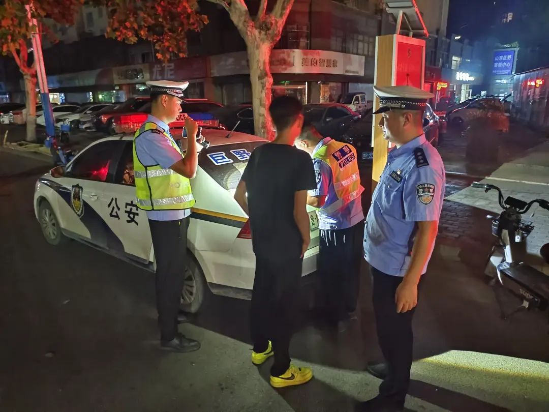 别把“电摩”不当“车”!菏泽一男子无证+无牌+酒驾被查处 别把“电摩”不当“车”!菏泽一男子无证+无牌+酒驾被查处