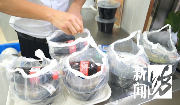 上海这家店每天都排队？连外卖小哥都夸：真的划算！