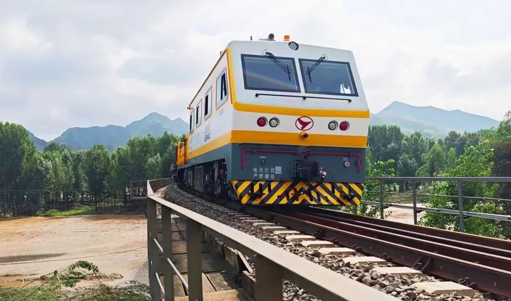 15小时!救援物资送达这个车站! 15小时!救援物资送达这个车站!