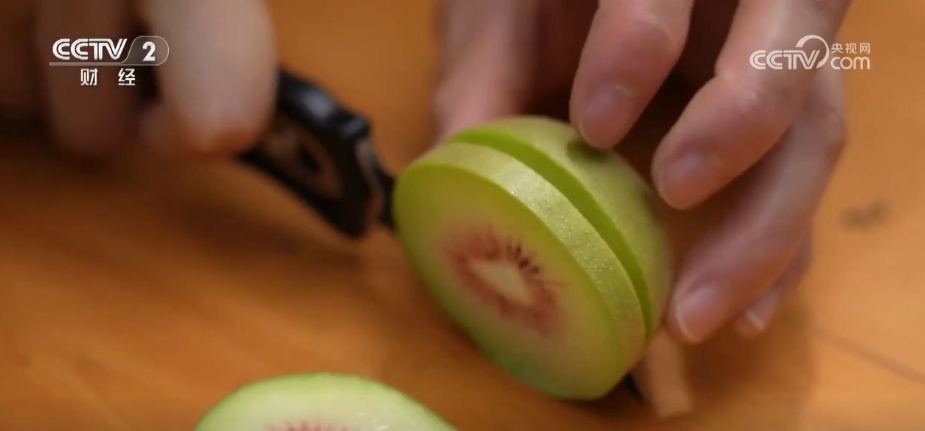 多地“硕果累累”绘就和美乡村好“丰”景 端牢“中国饭碗”底气足 多地“硕果累累”绘就和美乡村好“丰”景 端牢“中国饭碗”底气足
