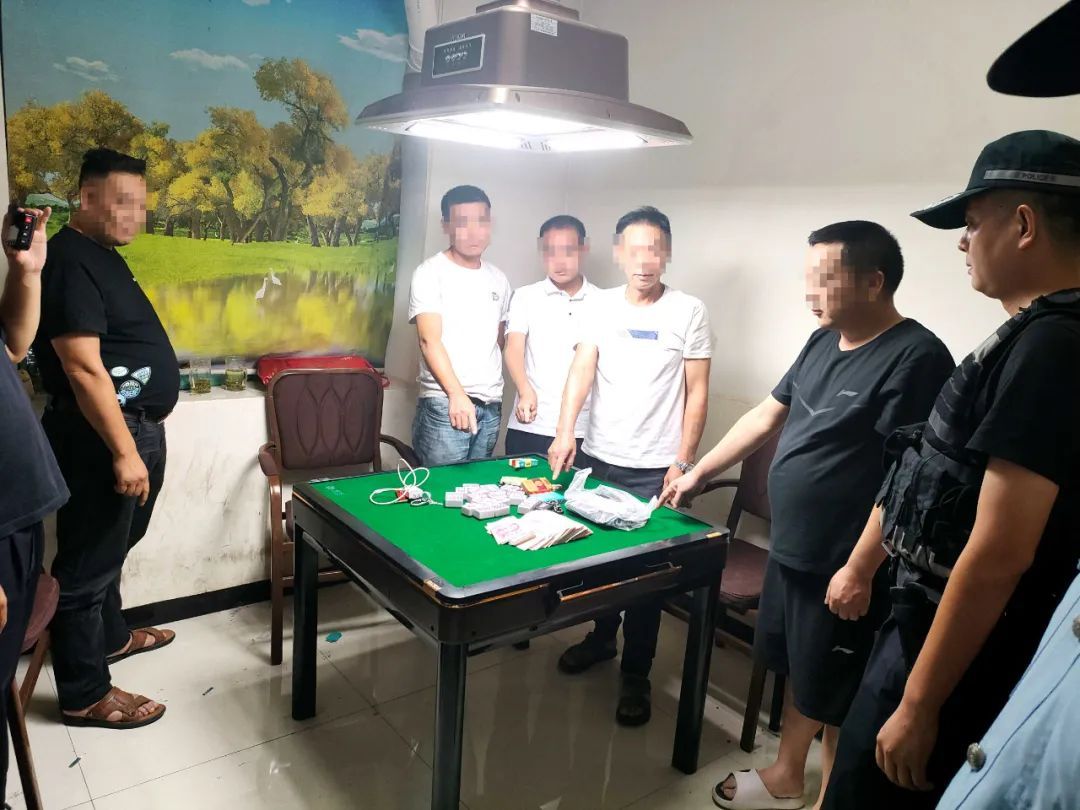 深夜连查3起！聚众干这事，28人当场被抓