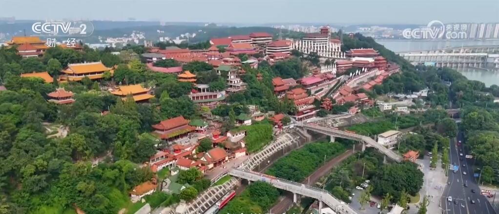 特色专列“上线” “铁路+旅游”让老年人畅游“诗和远方”