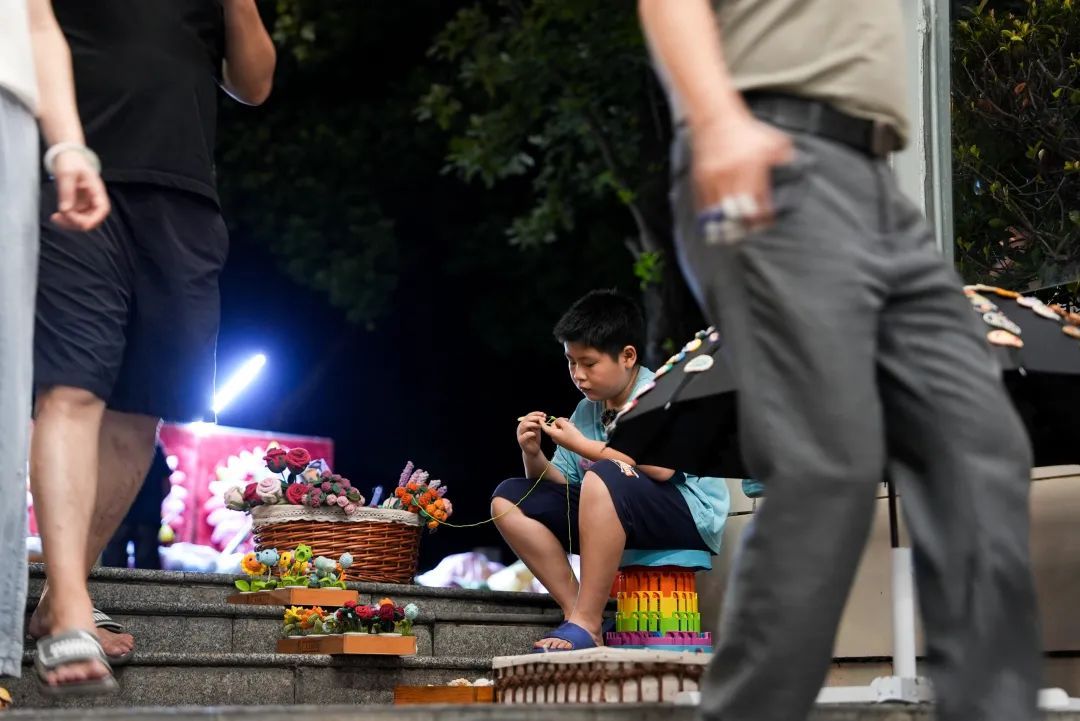 合肥“小孩哥”街头摆摊，最高日入千元！