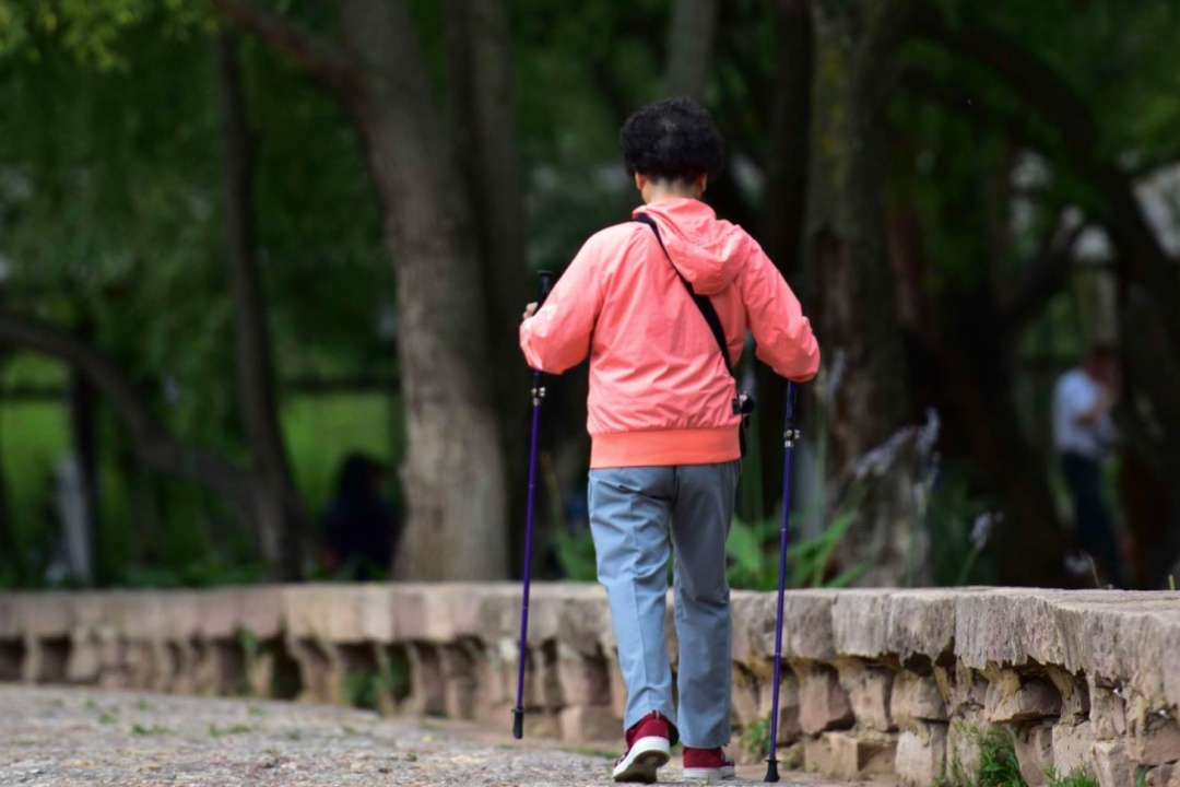 坚持做好4件小事，真能“零成本”延寿！很多人不知道