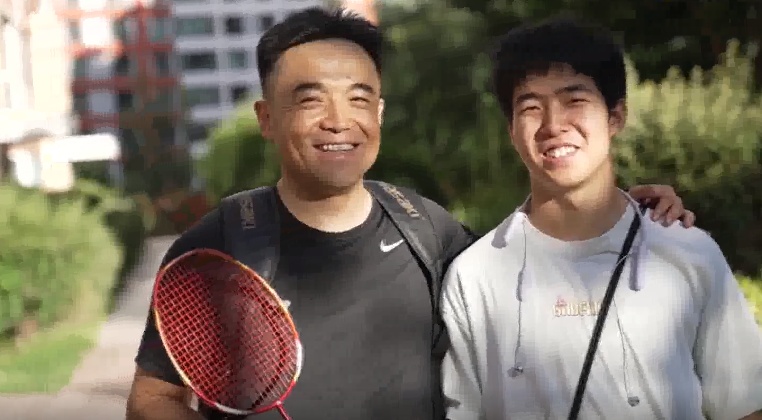 和儿子一起备考一同上榜，47岁父亲收到高校录取通知书！