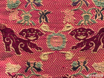 感受中华传统纹样之美 被壮锦上的小动物可爱到了！