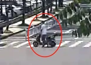 “看到满大街的警车我很慌！实在顶不住压力就来自首了”