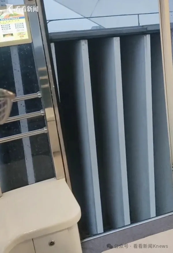 摩天轮升到半空,门突然开了!还在继续运营?最新消息 摩天轮升到半空,门突然开了!还在继续运营?最新消息