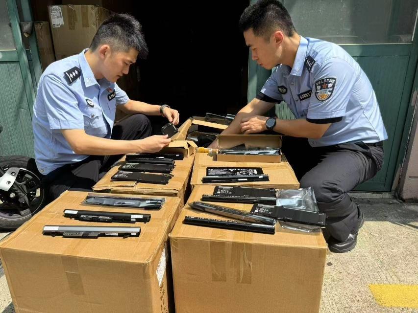 废旧电池翻新成品牌配件后网售，4人非法获利500余万被抓