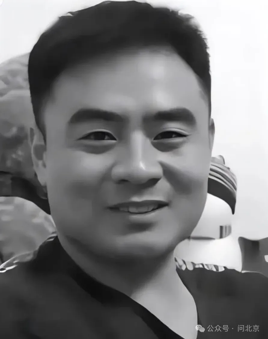 北京人“挤爆”这家火锅店，天津大哥专门坐高铁来……只为纪念他！